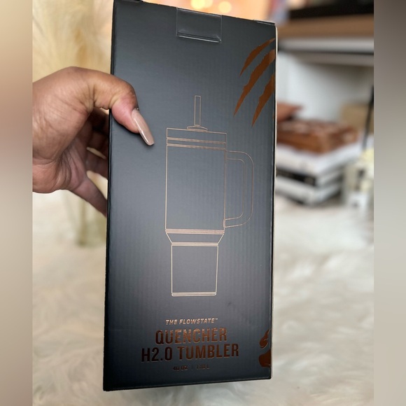 STANLEY x TYLA 40 oz Quencher~ BNIB 🔥🔥🐅🍃😍 ❌SOLD OUT! - Picture 9 of 17